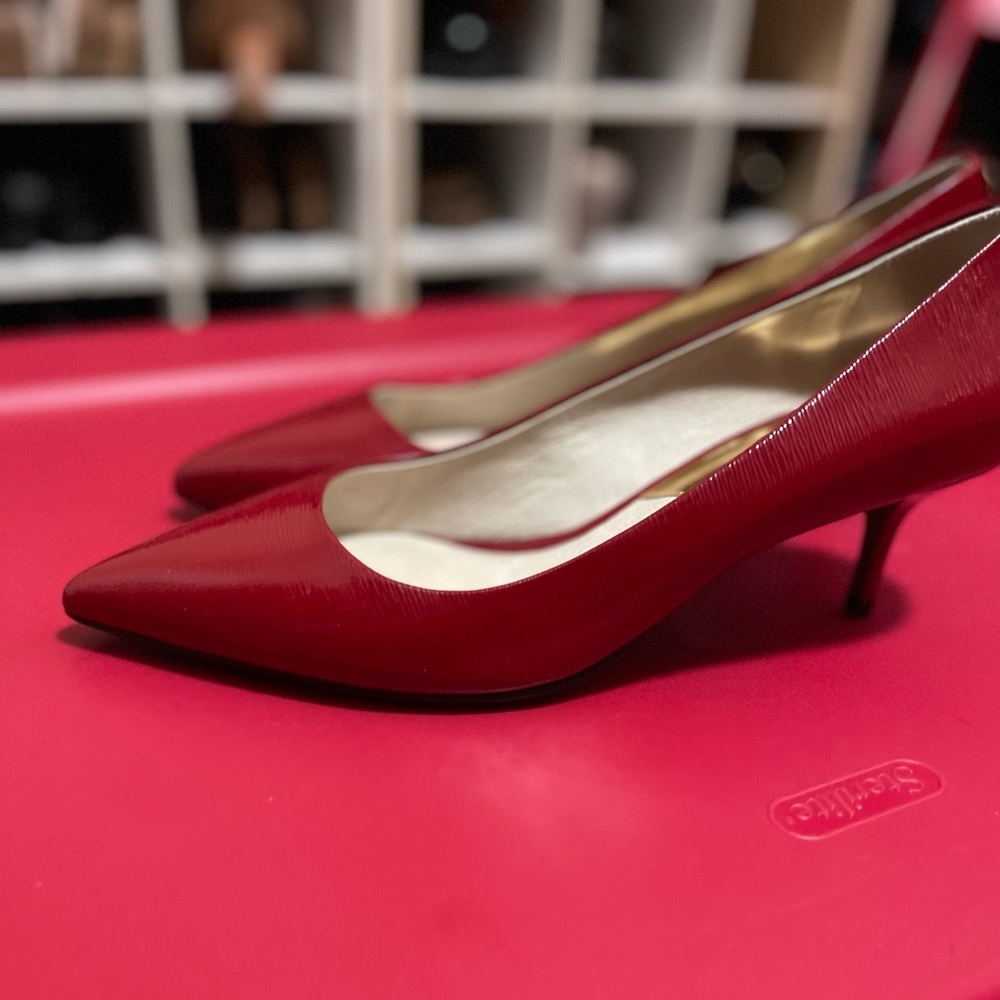 ‘Michael Kors’ Flex Kitten Heels